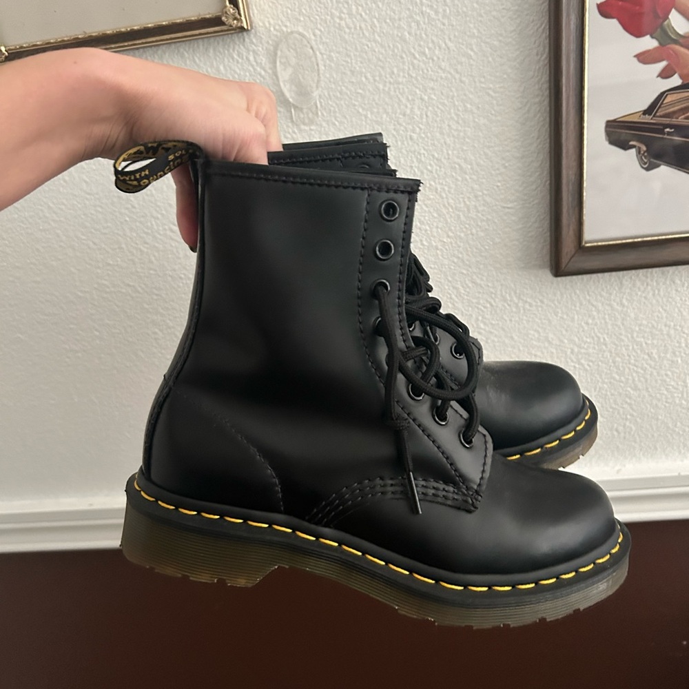 Classic Dr Martins woman’s size 6